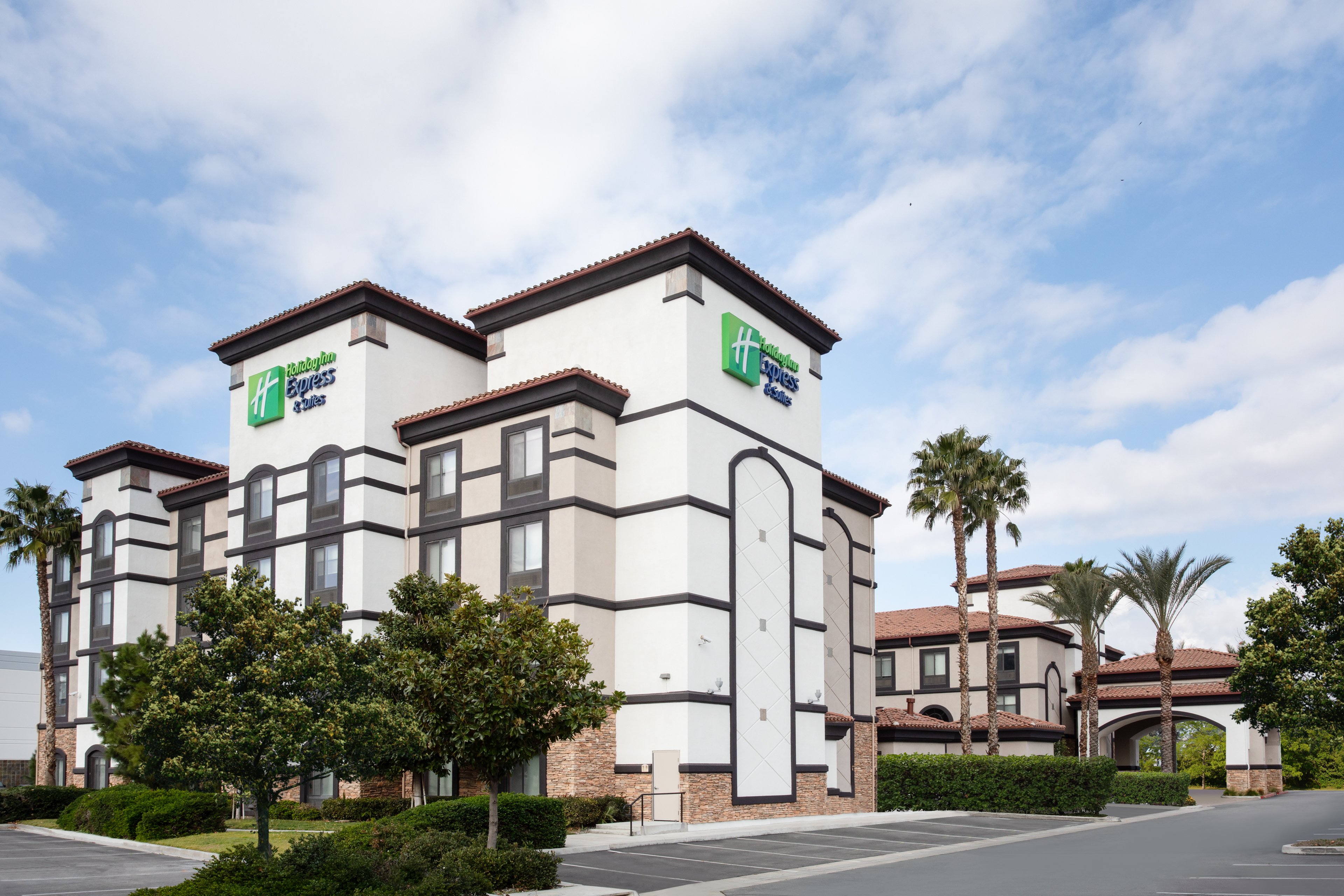 Holiday Inn Express Hotel And Suites Ontario Airport 4/50