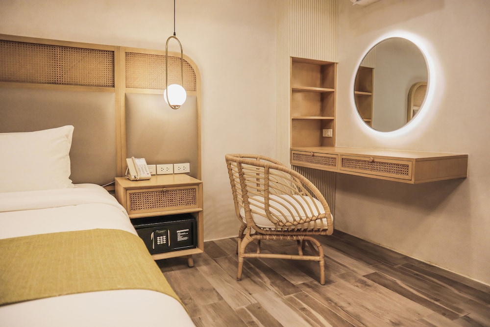 Mandarin Nest Boracay 74/75