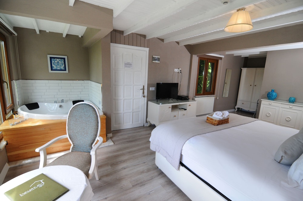 Beyaz Ev Agva - Adults Only 16/50