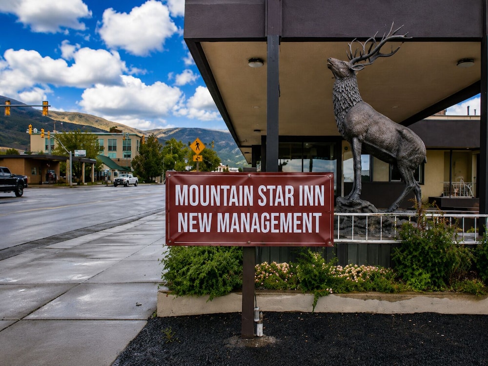 M Star Cedar City 8/50