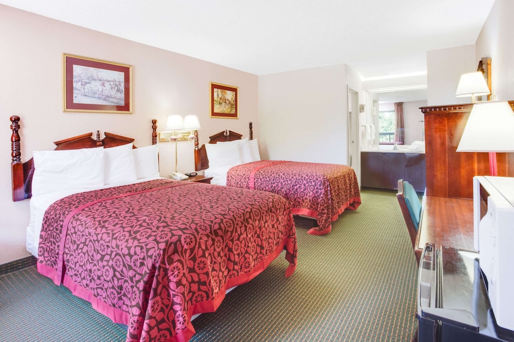 Days Inn by Wyndham Greenville MS 21/44