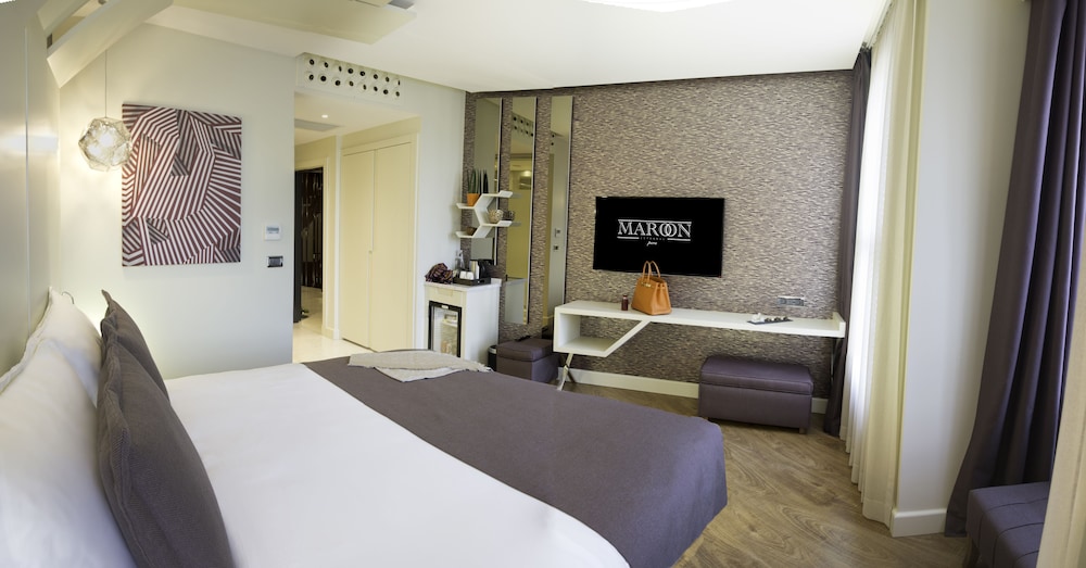 Maroon Hotel Pera 14/72