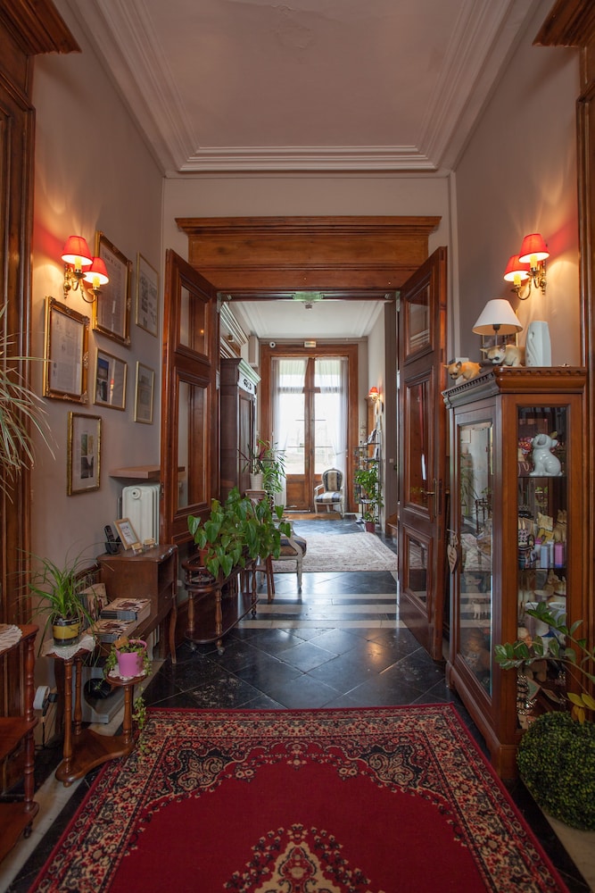 Lobby at Chateau De Moulin Le Comte, AIRE SUR LA LYS