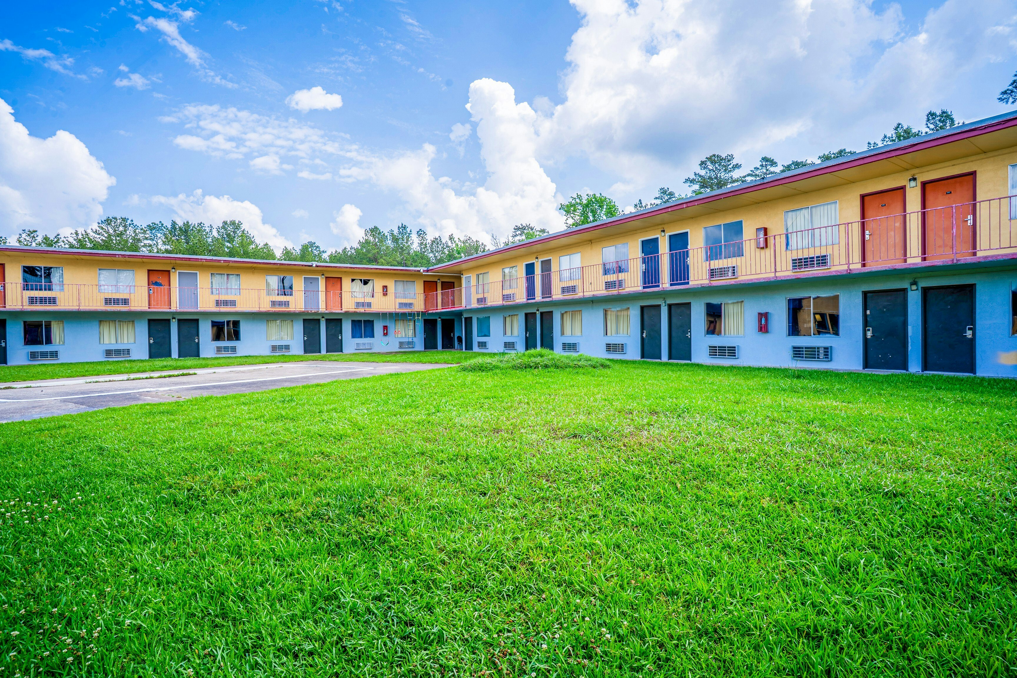 Economy Inn Livingston By OYO TX US 59 35/38