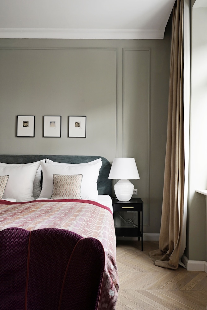 HOTEL MOZART 10/70