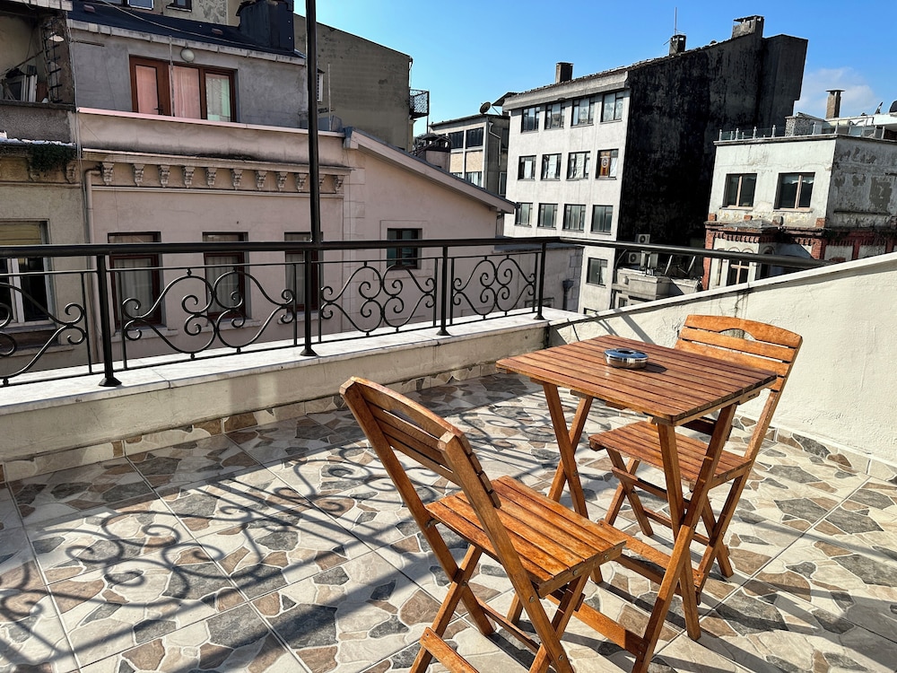 NEW PERA HOTEL 56/59