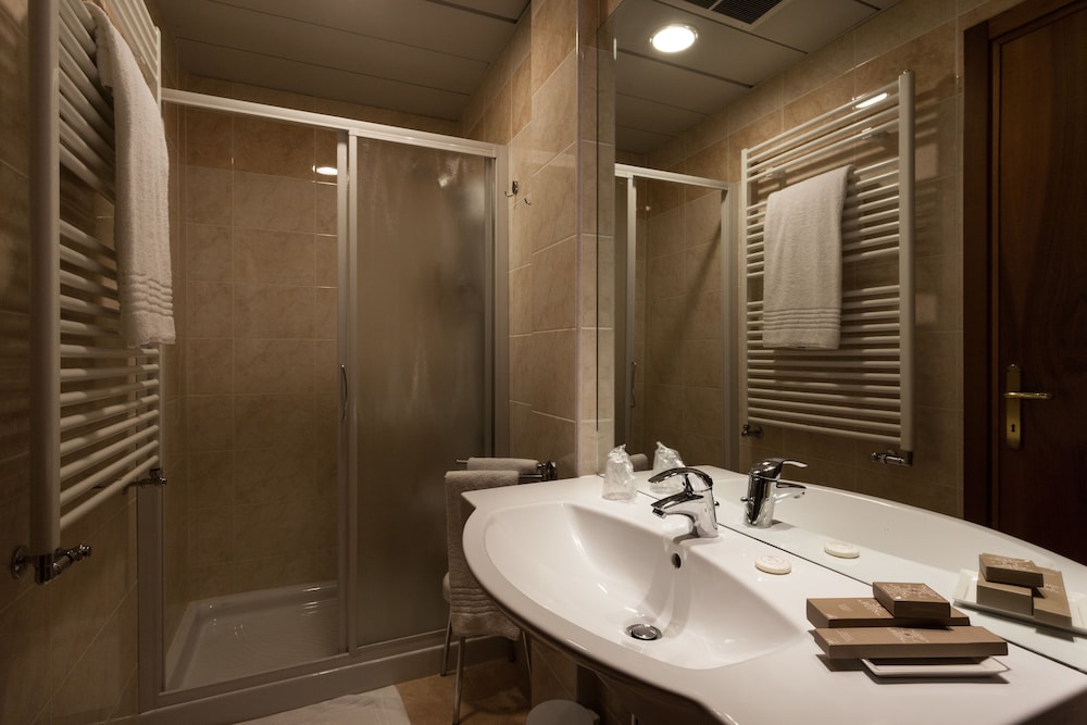 La Villa, Sure Hotel Collection by Best Western 34/76