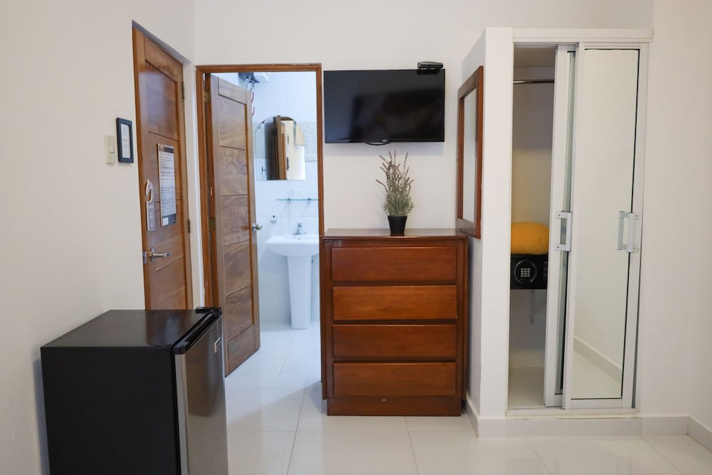 Cataleya Hotel 4/50