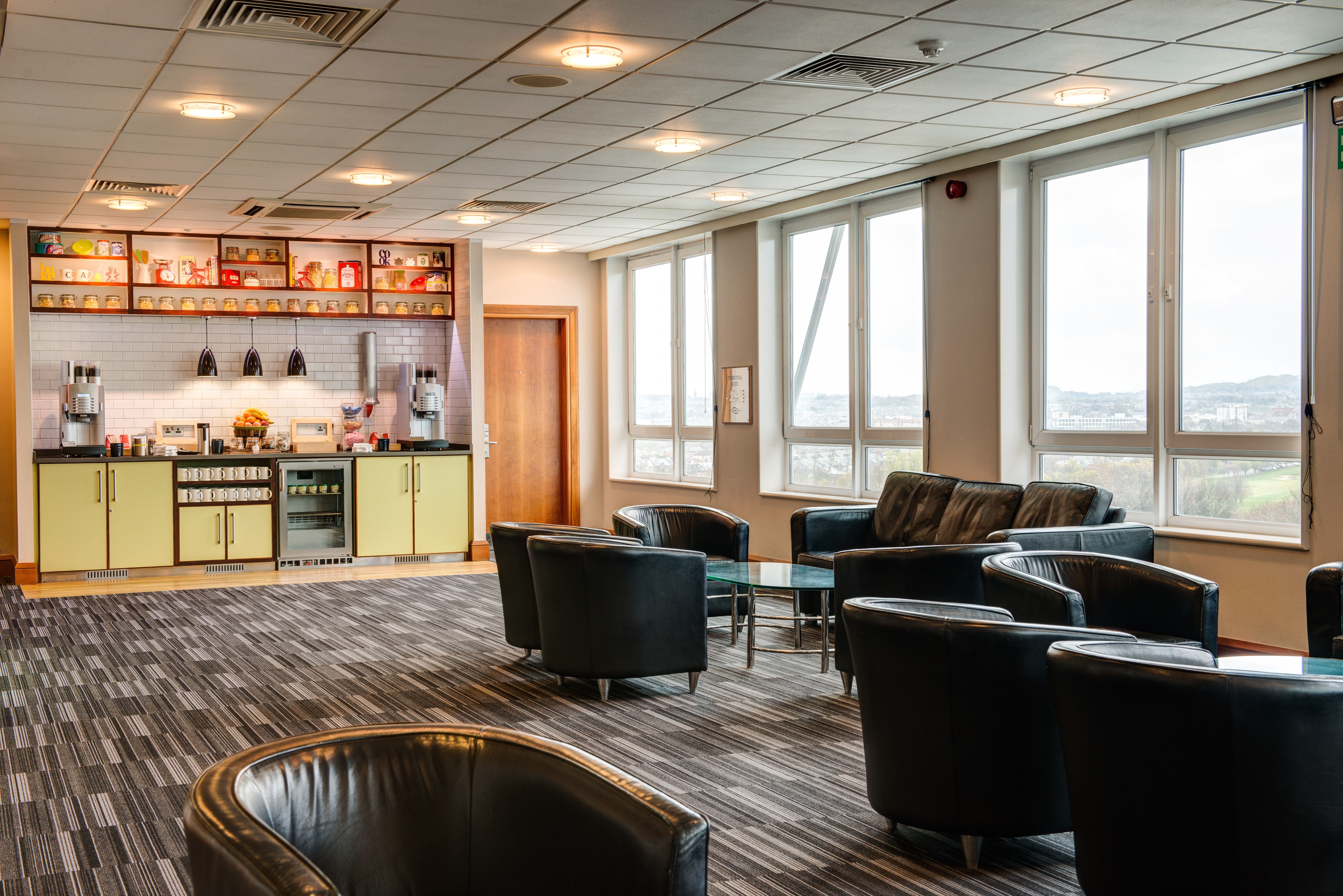 HOLIDAY INN EDINBURGH 55/80