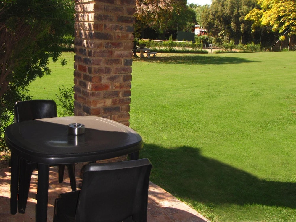 African Footprints Lodge 15/22
