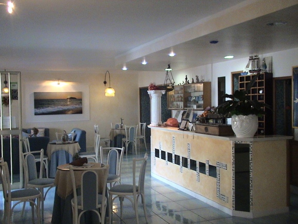 CRISTINA HOTEL 27/50