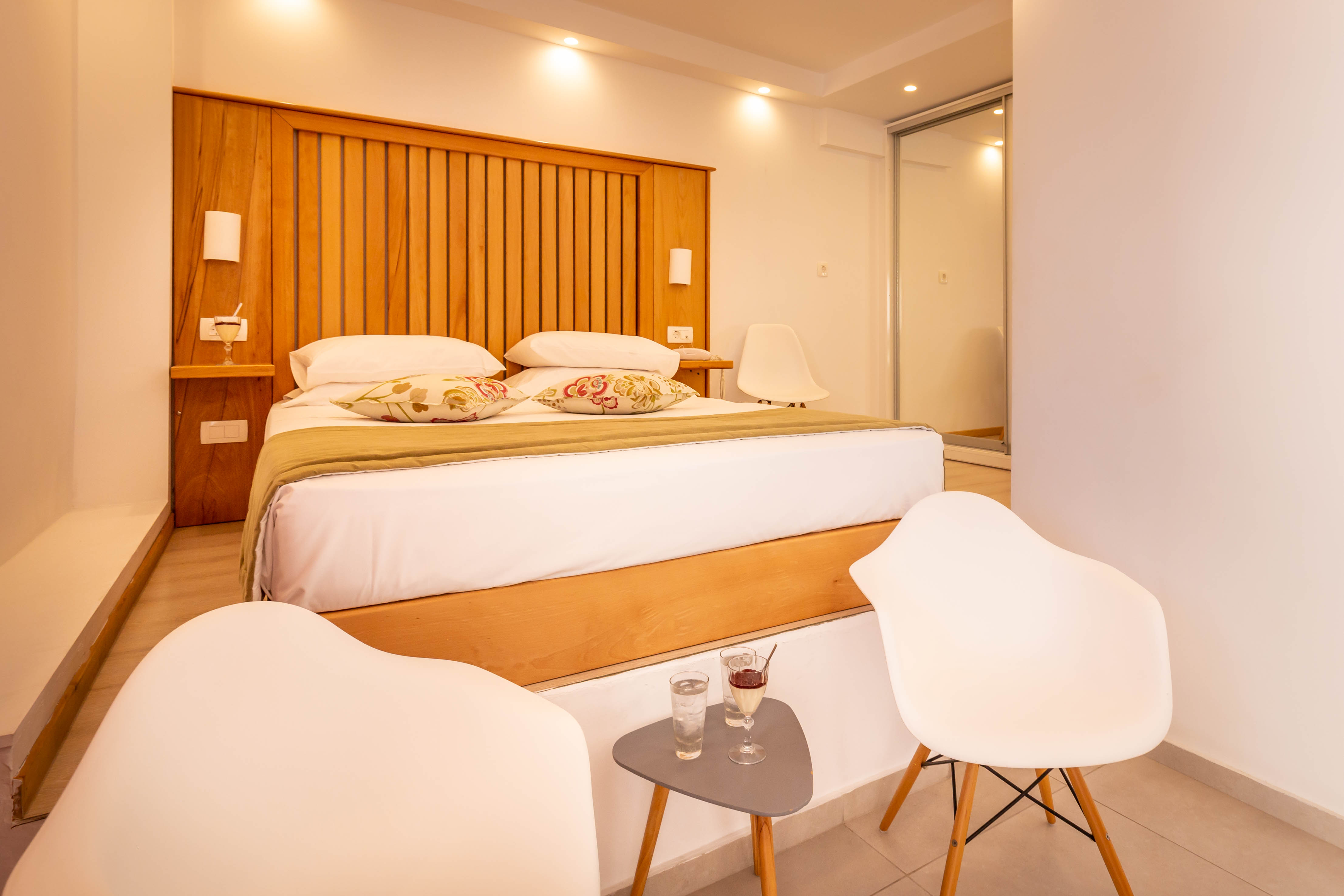 Room, Double or Twin Bed, Garden View, Hot Tub