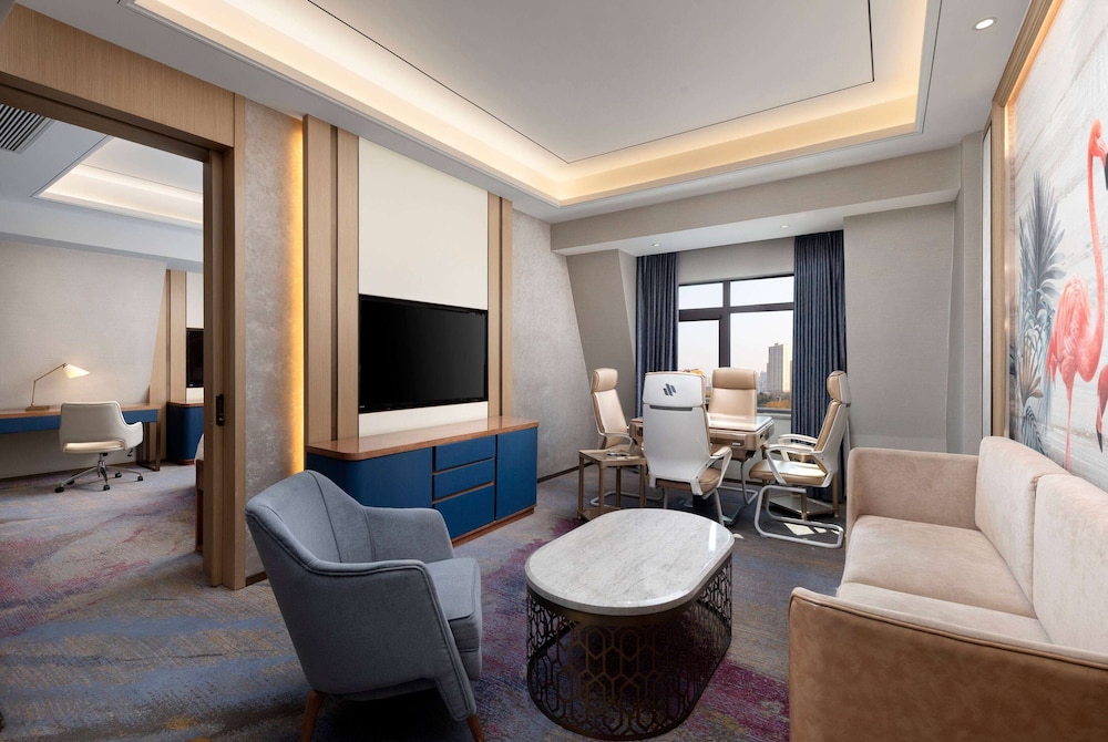 Ramada by Wyndham Zhumadian West Station 31/33