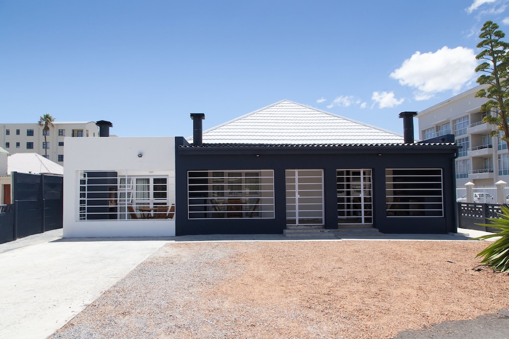 Loddeys Guesthouse 3/50