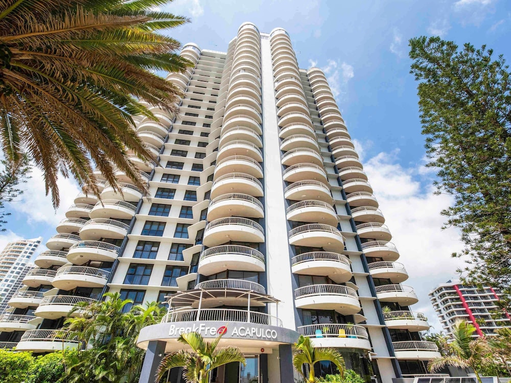 BreakFree Acapulco Surfers Paradise 6/63