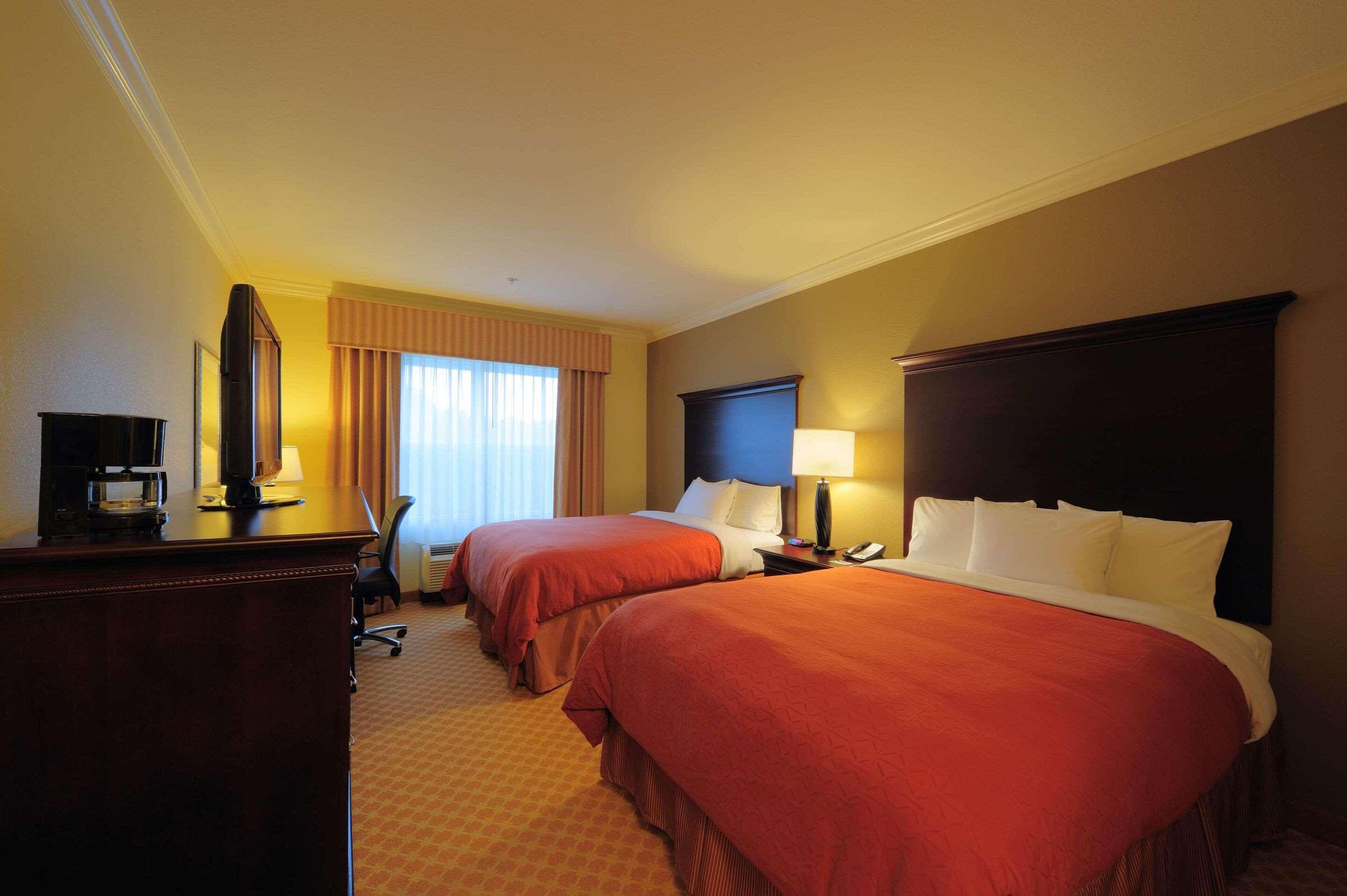 SUITE, 2 QUEEN BEDS, ACCESSIBLE