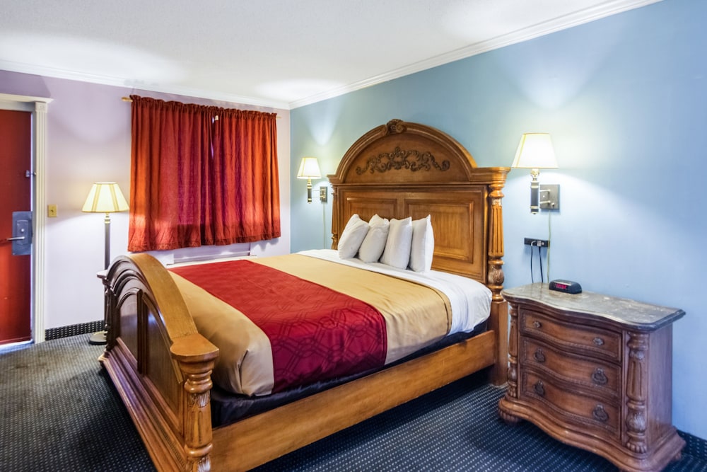 Red Carpet Inn Norwalk CT 4/45