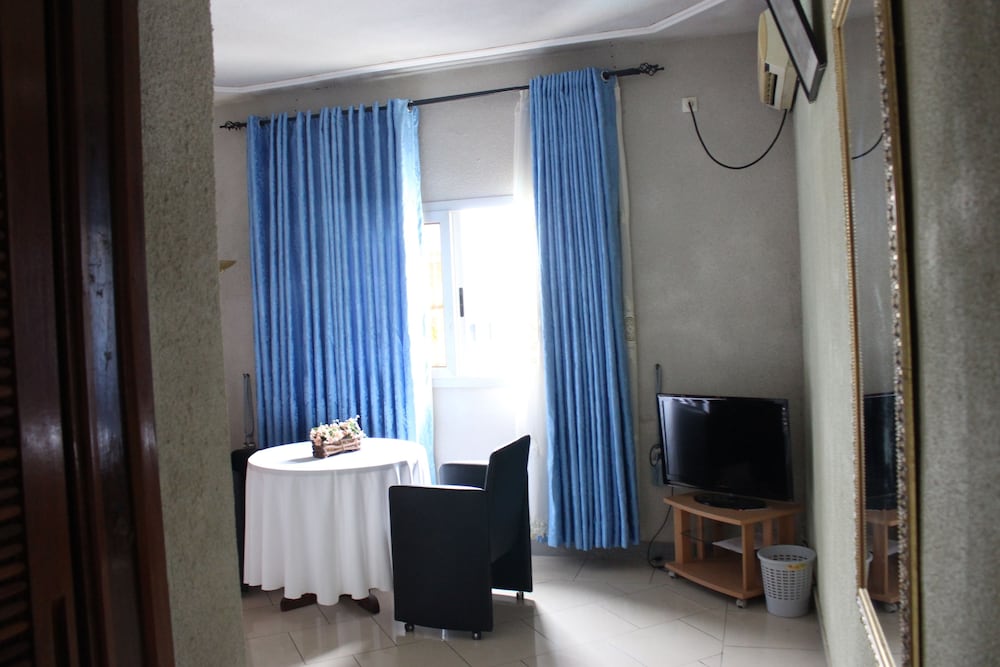 Jet Hotel 36/46