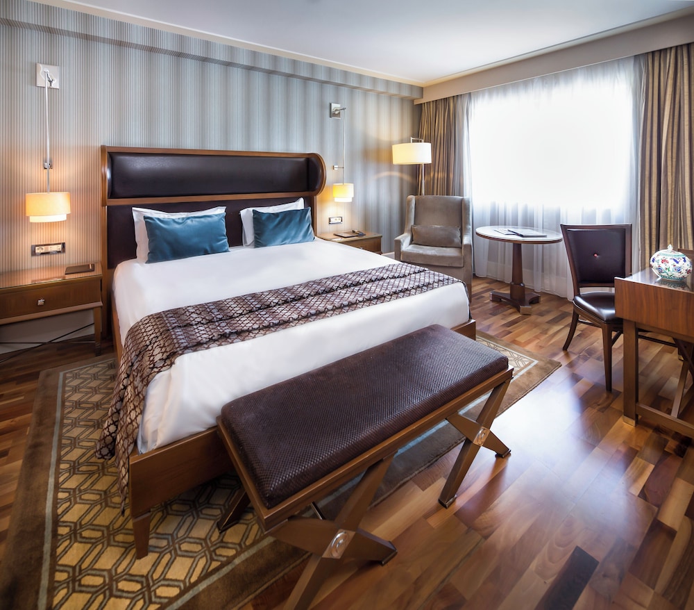 Titanic City Taksim Hotel 24/73