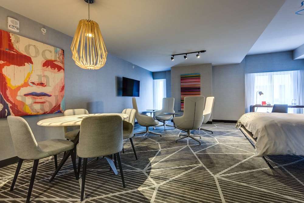 Renaissance Montreal Downtown Hotel 43/58