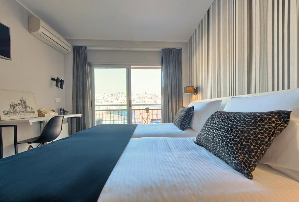 NEW HOTEL COLON 12/61