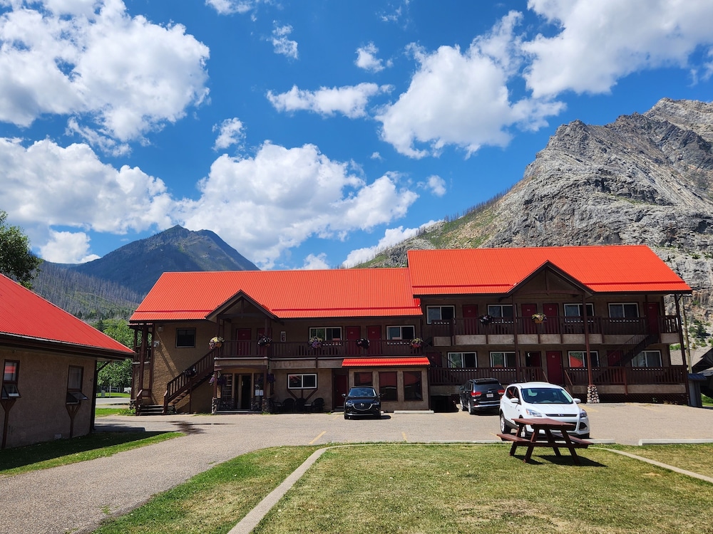 Aspen Village Inn 70/79