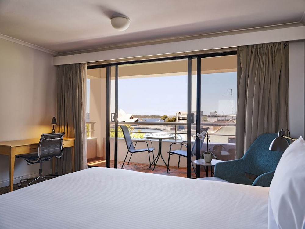 1 BEDROOM, HARBOUR VIEW, BALCONY
