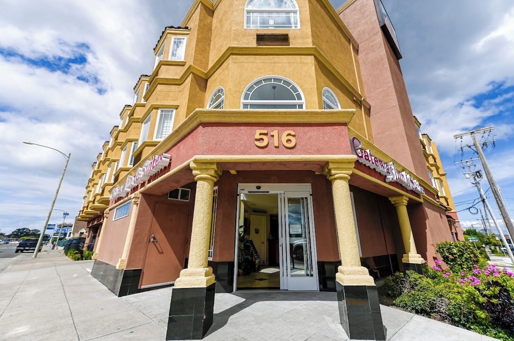 Gateway Inn and Suites Hotel 4/46