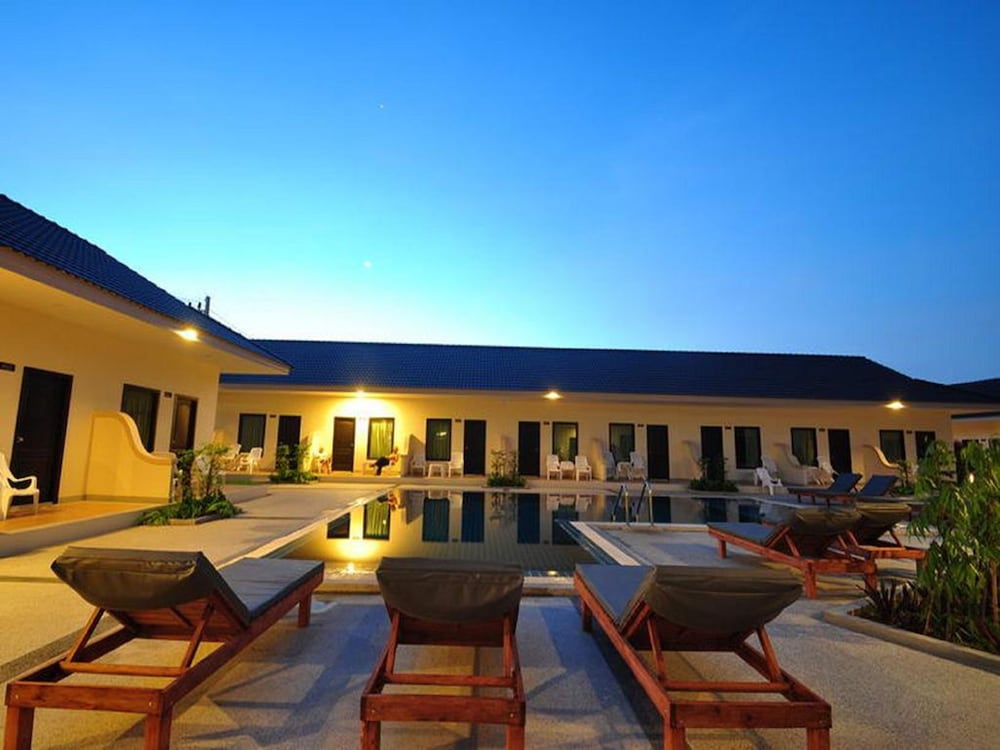 The Natural Resort 3/50