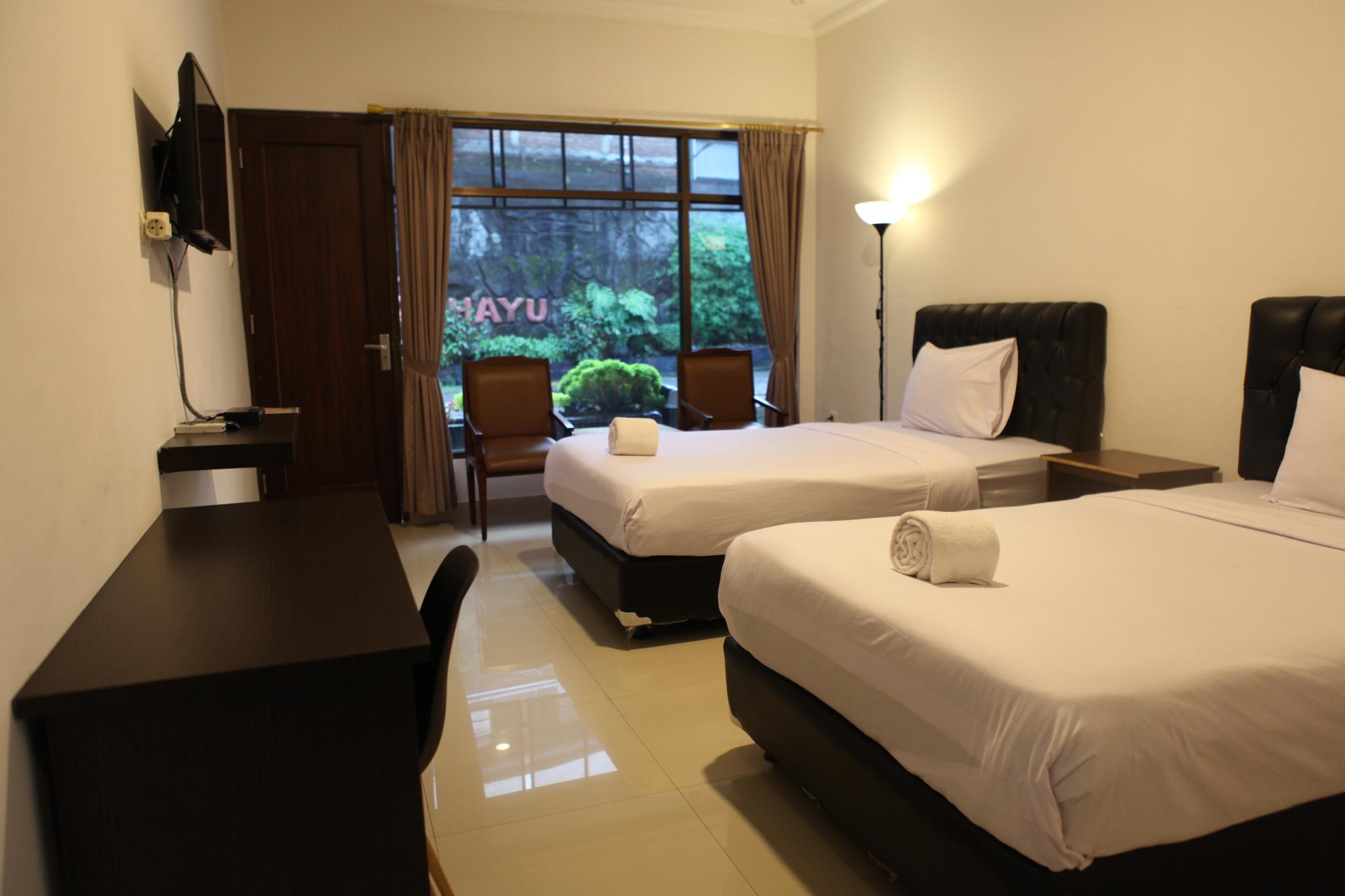 Deluxe, Twin Beds