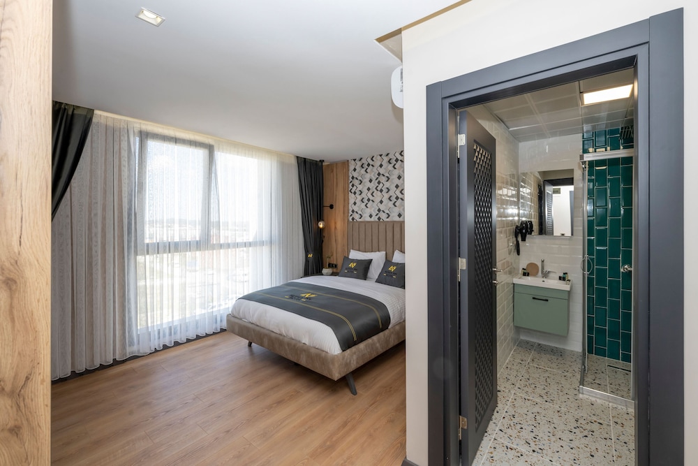 Heaven Inn Airport Hotel 7/23