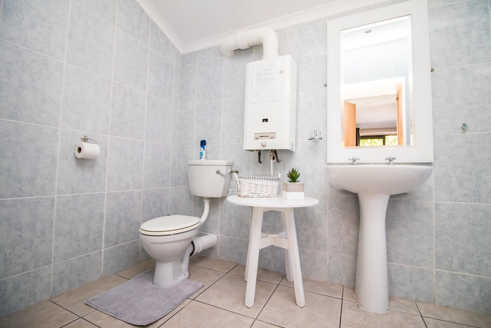 Little Rose Guesthouse & Self-Catering 44/50