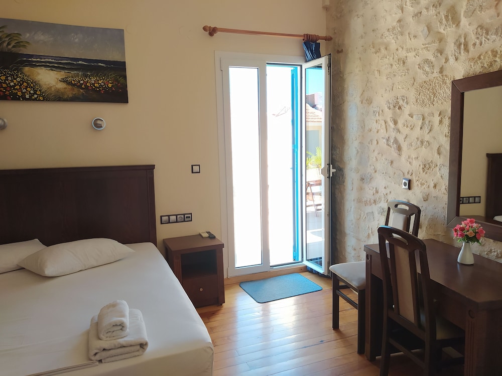 The Sea Front Rooms And Apartments 12/50