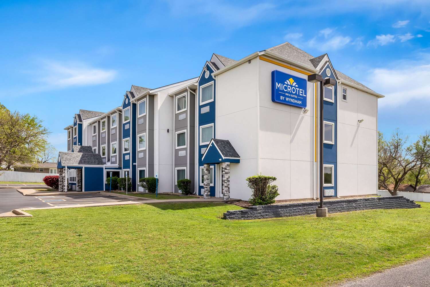 Microtel Inn & Suites by Wyndham Tulsa / Catoosa Route 66 15/17