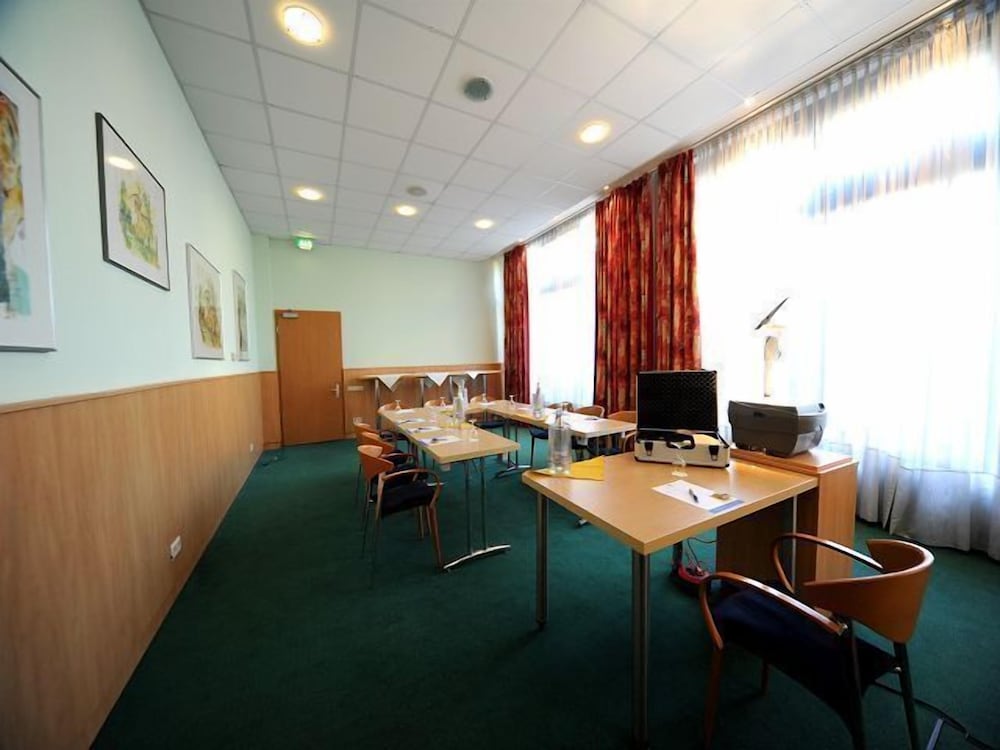 Ascot Bristol Hotel Potsdam 48/55