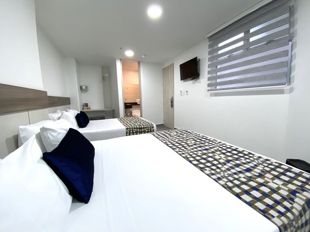 Seven Inn Hotel By Colombiaclick 12/50