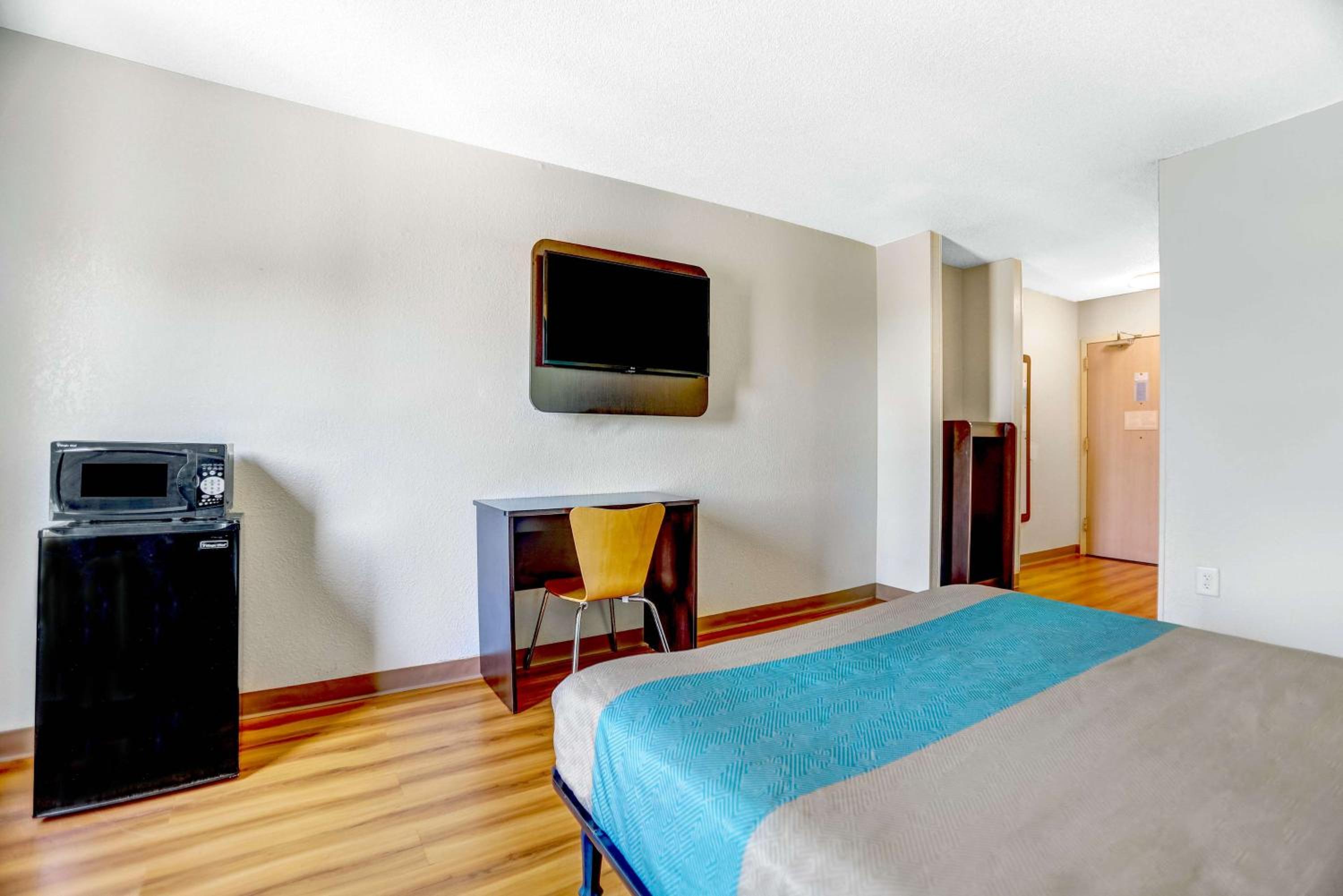 غرفة بسرير كوين لذوي الإعاقة، Motel6 Raleigh, NC - North 10/10