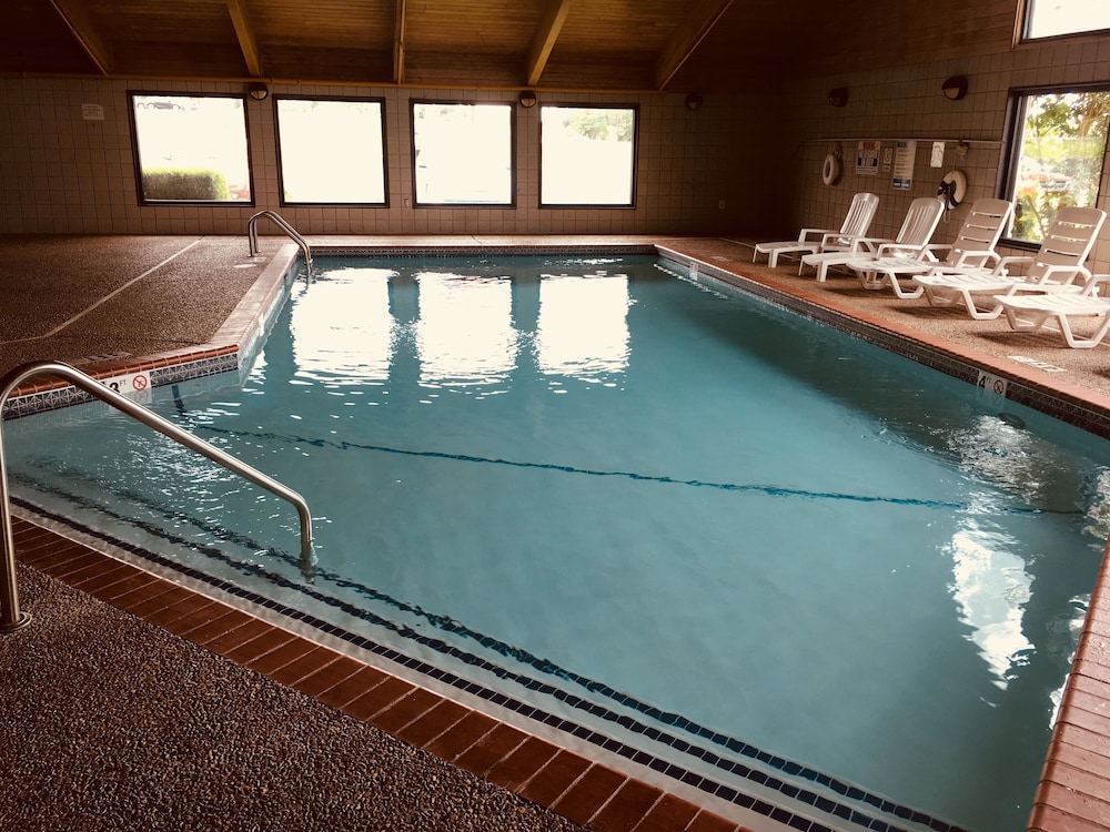 Regency Inn And Suites 27/51