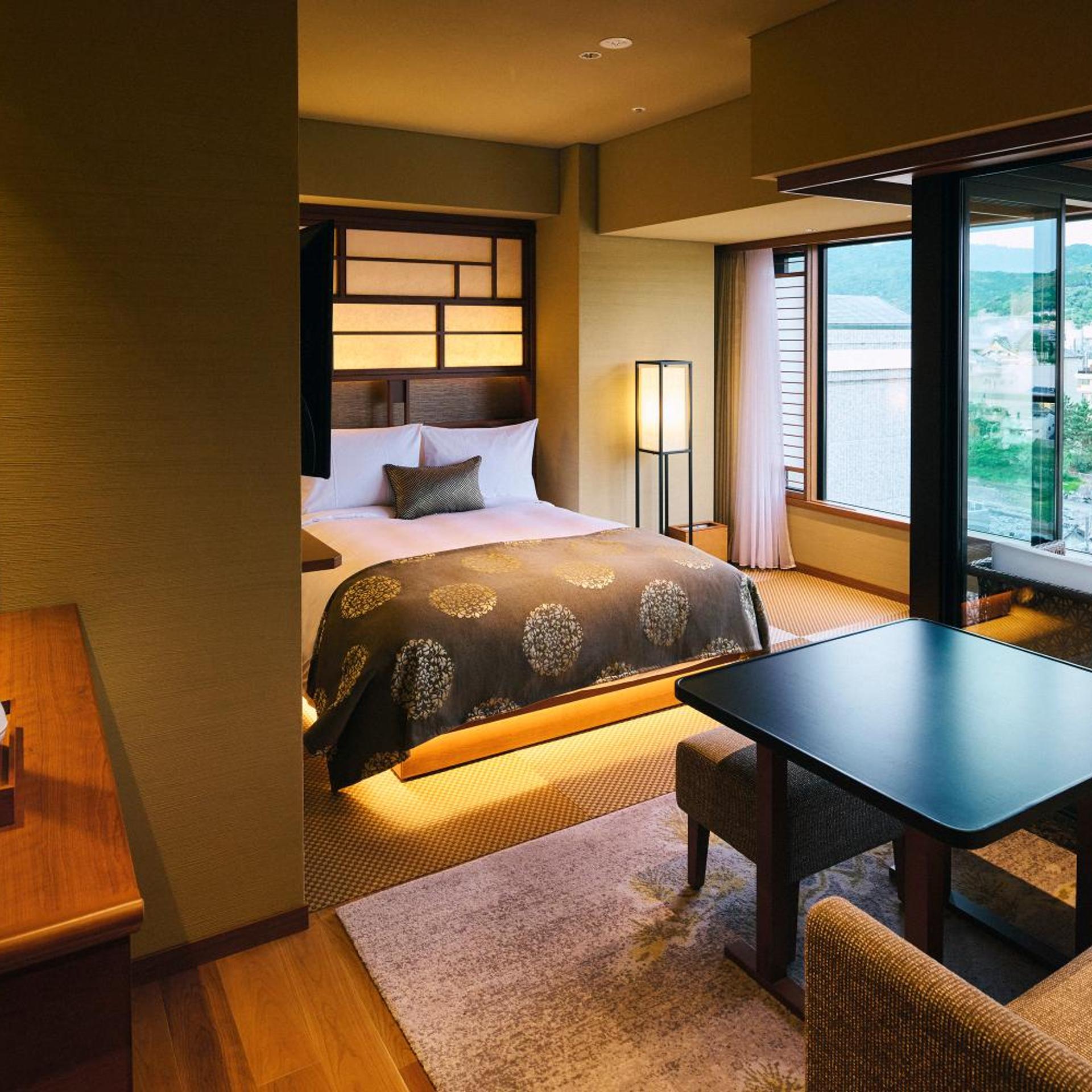 Premium, Double Bed, Top Floor