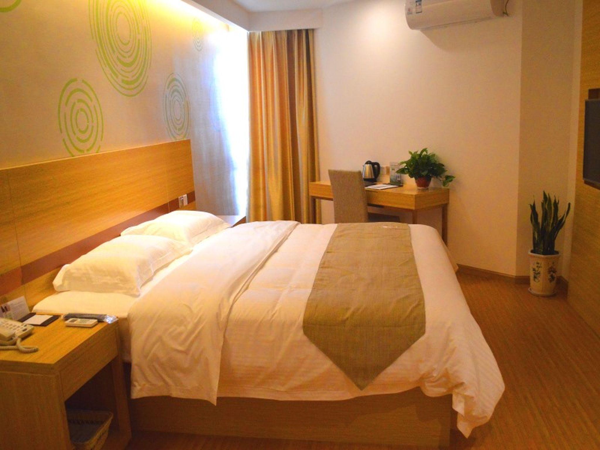 Feature, King Bed, Queen Bed