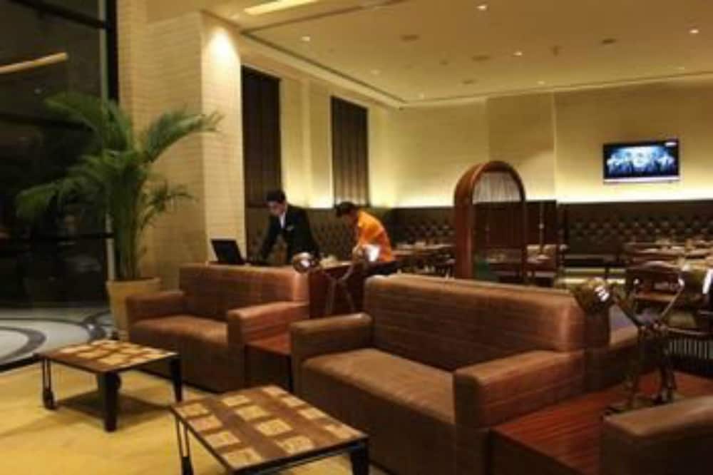 Lemon Tree Premier City Center Gurgaon 12/53