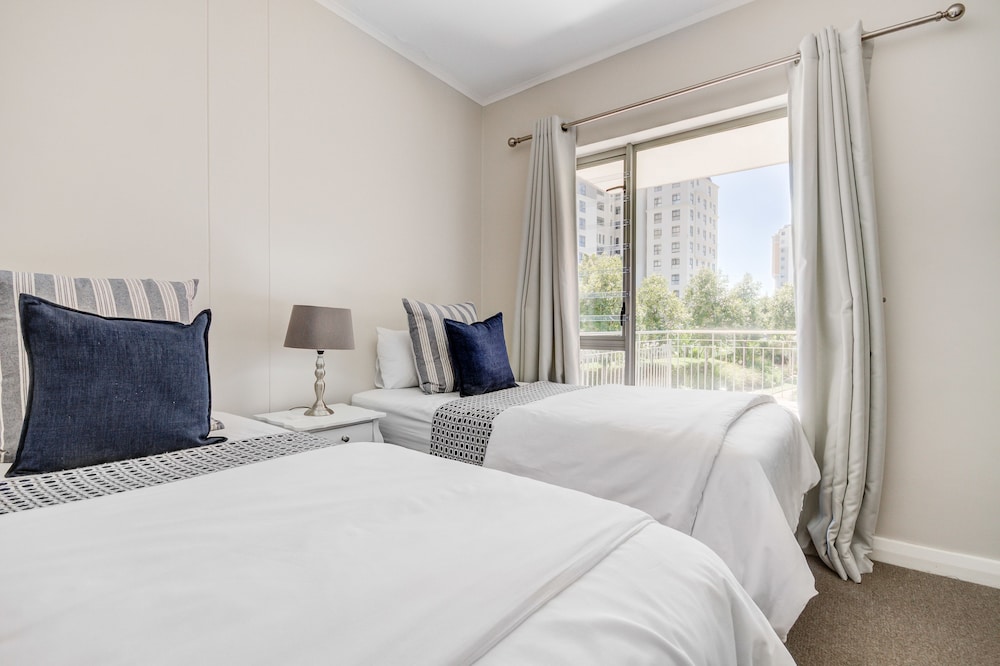 Mayfair Luxury Apartments 10/50