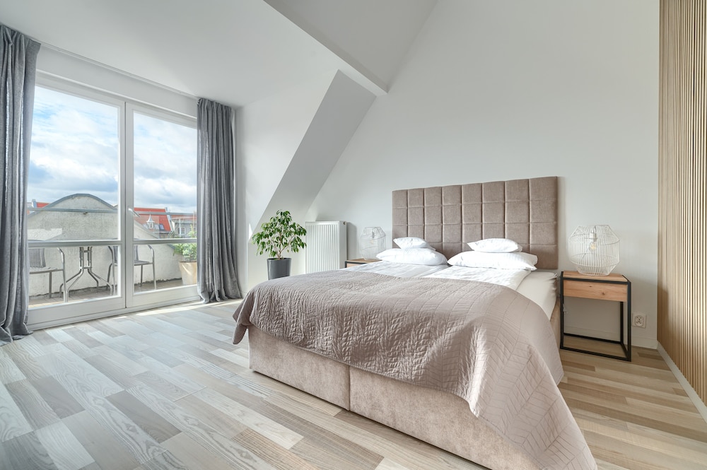 1899 Aparthotel 24/69