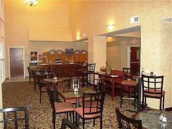 Holiday Inn Express Hotel Suites Hazard 29/43
