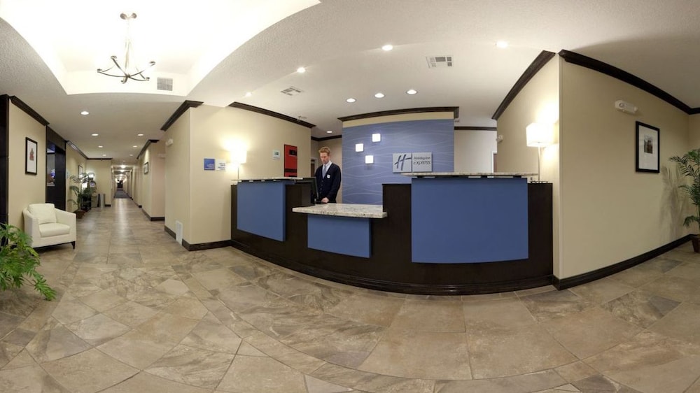 Holiday Inn Express Hotel Suites Albuquerque Airport 10/44