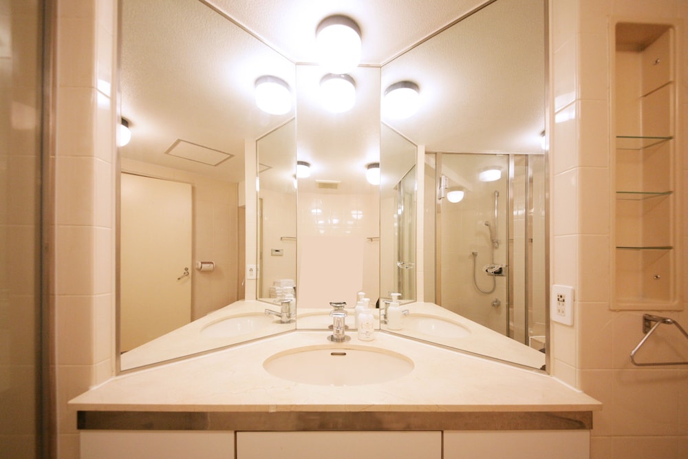 Zonk Hotel Nakasu 40/42