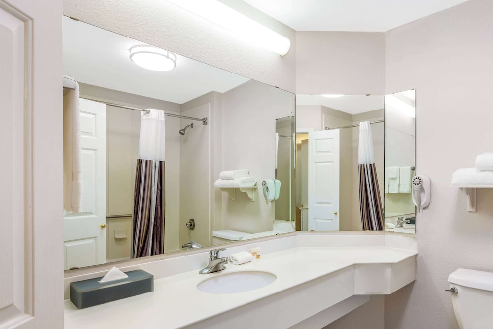 La Quinta Inn And Suites By Wyndham Fremont Silicon Valley 23/56