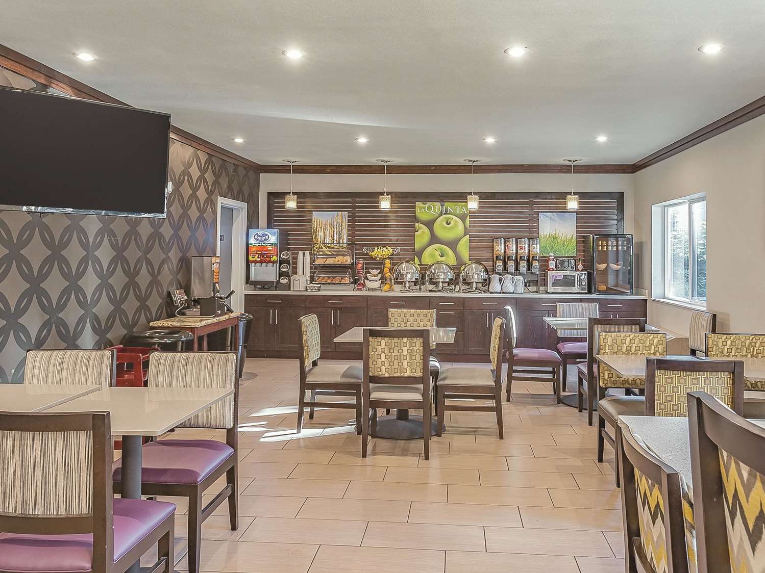 restaurant cafeteria