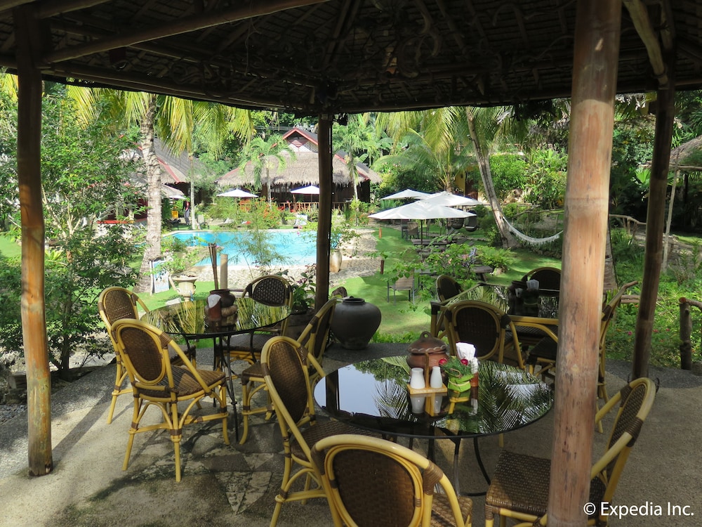 Oasis Resort 51/66