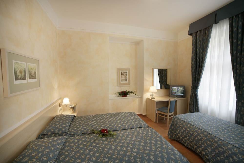 Hotel Caesar Prague 12/69